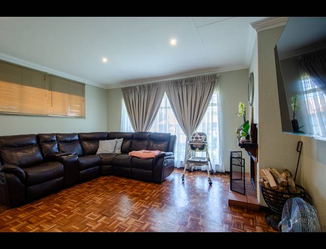 3 BEDROOM HOUSE FOR SALE IN HEIDELBERG INDUSTRIAL
